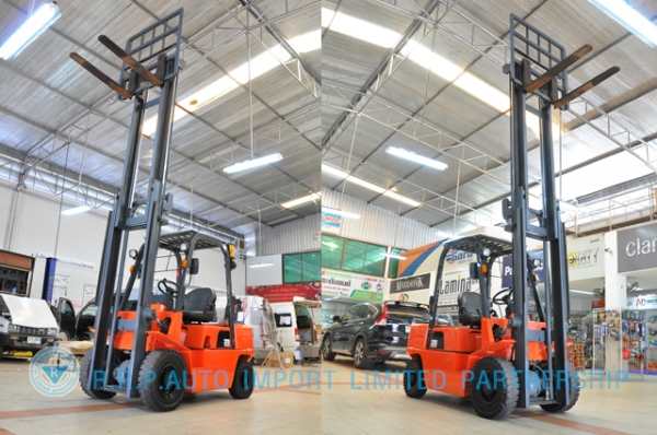 ขายรถโฟล์คลิฟท์มือสอง NISSAN รุ่น PJ02-301475 ราคา 285,000 บาทนำเข้าจากประเทศญี่ปุ่น 100\% ไม่เคยใช้งานในประเทศไทย