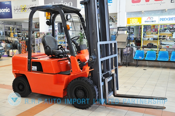 ขายรถโฟล์คลิฟท์มือสอง NISSAN รุ่น PJ02-301475 ราคา 285,000 บาทนำเข้าจากประเทศญี่ปุ่น 100\% ไม่เคยใช้งานในประเทศไทย