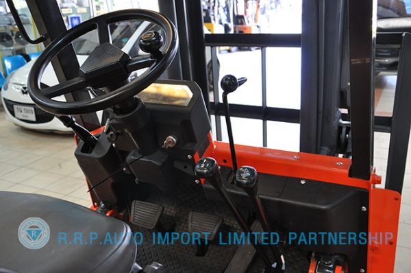 ขายรถโฟล์คลิฟท์มือสอง NISSAN รุ่น PJ02-301475 ราคา 285,000 บาทนำเข้าจากประเทศญี่ปุ่น 100\% ไม่เคยใช้งานในประเทศไทย