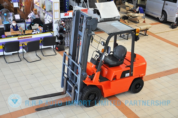 ขายรถโฟล์คลิฟท์มือสอง NISSAN รุ่น PJ02-301475 ราคา 285,000 บาทนำเข้าจากประเทศญี่ปุ่น 100\% ไม่เคยใช้งานในประเทศไทย