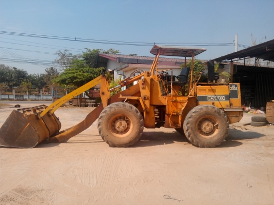 รถตัก KOBELCO LK300A สวยๆ สภาพพร้อมใช้ ต่อแขนแล้ว ซื้อได้เท่าไรว่ามาครับขายได้เราขาย