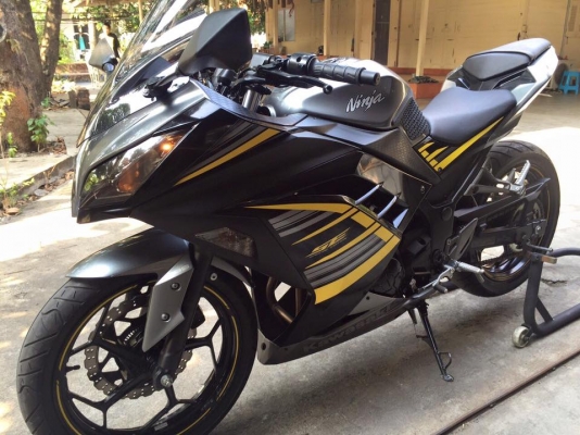 KAWASAKI NINJA300 ABS ปี2015โฉมปัจจุบันสภาพดี วิ่งน้อยมากเพียง2xxxโล ราคา 127000คับ KAWASAKI NINJA300 ABS ปี2015โฉมปัจจุบันสภาพดี วิ่งน้อยมากเพียง2xxxโล ราคา 127000คับ