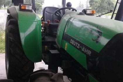 ขายด่วน รถแทรกเตอร์ขับเคลื่อน 4 ล้อ สภาพสวยๆ พร้องใช้งาน ขายด่วน รถแทรกเตอร์ขับเคลื่อน 4 ล้อ สภาพสวยๆ พร้องใช้งาน