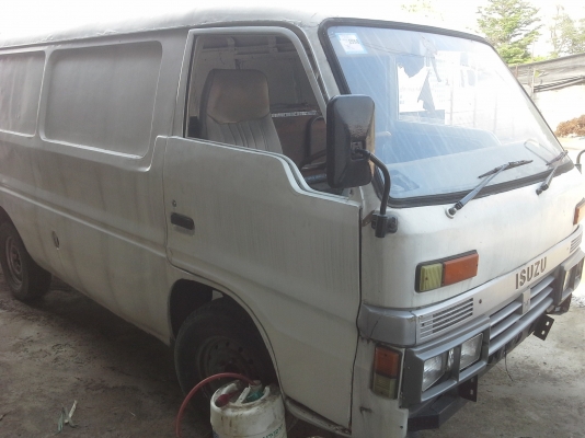 ขายรถตู้4ล้อISUZU  พร้อมทะเบียน