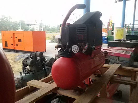 ขายปั๊มลมมือสอง อิตาลี่ขนาด8 ลิตร มือช่างสี ขายปั๊มลมมือสอง อิตาลี่ขนาด8 ลิตร มือช่างสี