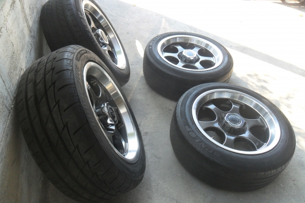 ล้อแม็ก17นิ้ว6รู พร้อมยาง สวยๆ 4 ล้อ ราคา 8900 บาท ล้อแม็ก17นิ้ว6รู พร้อมยาง สวยๆ 4 ล้อ ราคา 8900 บาท