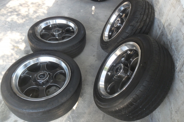 ล้อแม็ก17นิ้ว6รู พร้อมยาง สวยๆ 4 ล้อ ราคา 8900 บาท ล้อแม็ก17นิ้ว6รู พร้อมยาง สวยๆ 4 ล้อ ราคา 8900 บาท