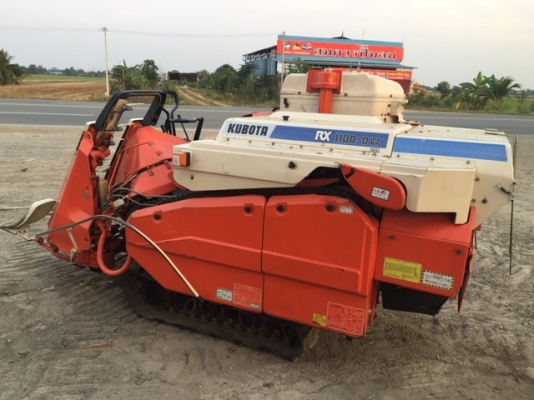 รถเกี่ยวข้าวKUBOTA  RX1100สภาพพร้อมใช้  สวยเดิมๆแท้ญี่ปุ่น
