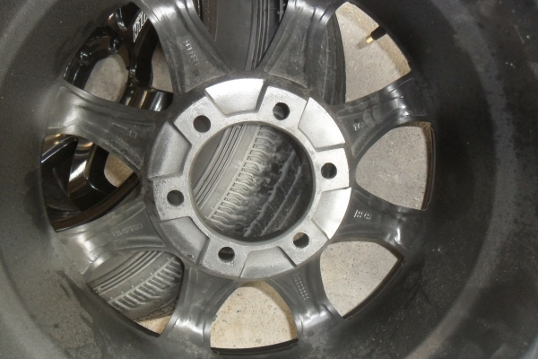 ล้อแม็ก17นิ้ว6รู พร้อมยาง สวยๆ 4 ล้อ ราคา 10700 บาท ล้อแม็ก17นิ้ว6รู พร้อมยาง สวยๆ 4 ล้อ ราคา 10700 บาท