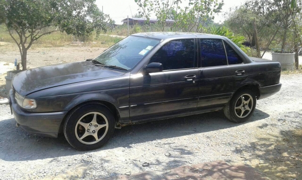 Nisan Sentra B13 เกียร์ธรรมดา เครื่องดี ช่วงล่างแน่น พร้อมใช้ แก๊ซแล้ว สีพอได้ มีผุนิดหน่อย