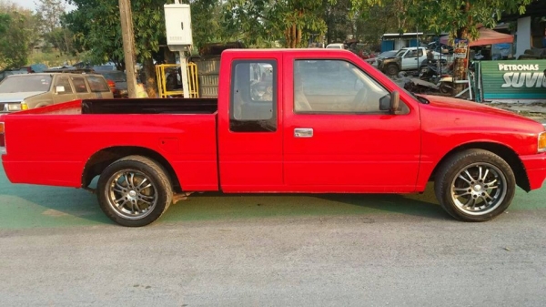 ขายอีซูซุ TFR ปี90 สภาพดี เครื่องเดิมๆ สีเต็ม แอร์เย็น คัทซีสวยไม่ผุ ภาษีไม่ขาด ราคา 125000 สนใจโทร 0866668500 - 0805669540