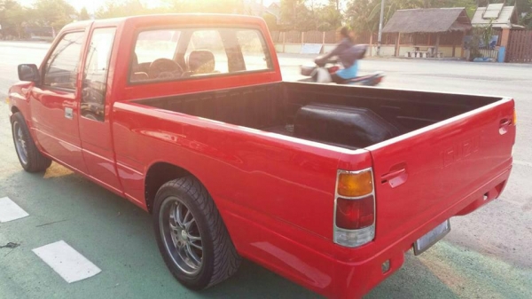 ขายอีซูซุ TFR ปี90 สภาพดี เครื่องเดิมๆ สีเต็ม แอร์เย็น คัทซีสวยไม่ผุ ภาษีไม่ขาด ราคา 125000 สนใจโทร 0866668500 - 0805669540