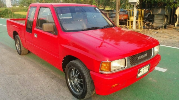 ขายอีซูซุ TFR ปี90 สภาพดี เครื่องเดิมๆ สีเต็ม แอร์เย็น คัทซีสวยไม่ผุ ภาษีไม่ขาด ราคา 125000 สนใจโทร 0866668500 - 0805669540
