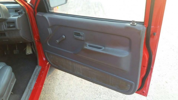 ขายอีซูซุ TFR ปี90 สภาพดี เครื่องเดิมๆ สีเต็ม แอร์เย็น คัทซีสวยไม่ผุ ภาษีไม่ขาด ราคา 125000 สนใจโทร 0866668500 - 0805669540