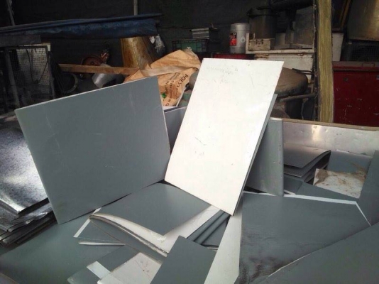 ขายเหล็กบางครับ 0.5 มิล มี2 ตัน ขายเหล็กบางครับ 0.5 มิล มี2 ตัน