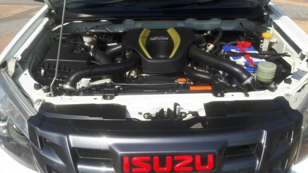 ขาย isuzu d-max all new x-series ปี 2015 สภาพดี เดิมทั้งคัน ห้องเครื่องสวย สีเต็ม แอร์เย็น ขับดีไม่มีปัญหา รถ ออกได้ 7 เดือน ขายราคา 480,000 สนใจโทร 0866668500 - 0805669540