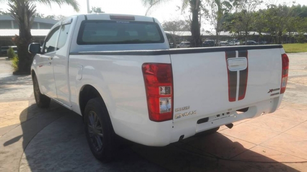 ขาย isuzu d-max all new x-series ปี 2015 สภาพดี เดิมทั้งคัน ห้องเครื่องสวย สีเต็ม แอร์เย็น ขับดีไม่มีปัญหา รถ ออกได้ 7 เดือน ขายราคา 480,000 สนใจโทร 0866668500 - 0805669540