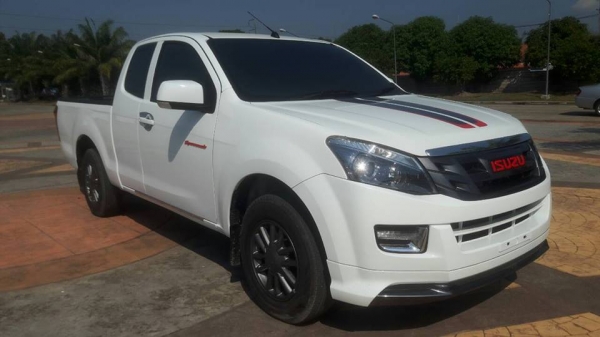 ขาย isuzu d-max all new x-series ปี 2015 สภาพดี เดิมทั้งคัน ห้องเครื่องสวย สีเต็ม แอร์เย็น ขับดีไม่มีปัญหา รถ ออกได้ 7 เดือน ขายราคา 480,000 สนใจโทร 0866668500 - 0805669540