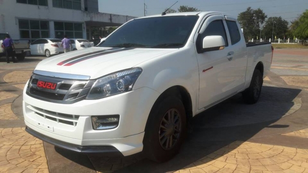 ขาย isuzu d-max all new x-series ปี 2015 สภาพดี เดิมทั้งคัน ห้องเครื่องสวย สีเต็ม แอร์เย็น ขับดีไม่มีปัญหา รถ ออกได้ 7 เดือน ขายราคา 480,000 สนใจโทร 0866668500 - 0805669540