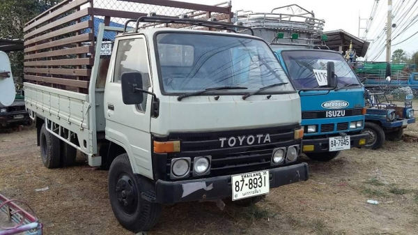 ขายรถ6ล้อ TOYOTA เครื่อง115แรง ยาว4.30เมตร รถสวยพร้อมใช้งาน เอกสารพร้อมโอน สนใจโทร 090-8588220คุณนะ 093-3258446คุณบิว หรือเข้าดูสินค้าอื่นๆได้ที่ www.truck.in.th/498 หรือเพจFacebook ณรงค์ ซื้อขายรถมือสอง (เว็บไซต์ส่วนตัว) หรือFacebook คุณนะ รถบรรทุก