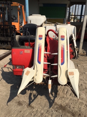 รถเกี่ยวข้าว YANMAR EE-3 เก่านอกสภาพพร้อมใช้