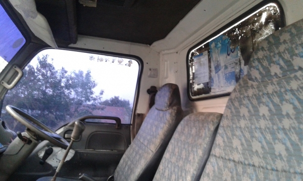 ISUZU NQR เครื่อง 120 แรง จดปี 41 ตู้ 10 บาน ยาว 5.5 เมตร