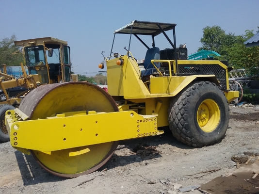 ขาย485,000รถบด 12 ตันY BOMAG  1 เพลา สั่นสะเทือน  เครื่องดี ปั้มดี เกียร์แรงรถพร้อมใช้ราคาถูก 090772-3710 090-772-3708