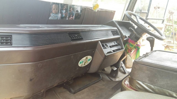 รถหกล้อ มิตซู  วางเครื่อง 6 BF 185 แรง พวงมาลัย แอร์เย็น เครื่องดี คันซีสวย ภาษีไม่ขาด