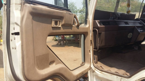 รถหกล้อ มิตซู  วางเครื่อง 6 BF 185 แรง พวงมาลัย แอร์เย็น เครื่องดี คันซีสวย ภาษีไม่ขาด