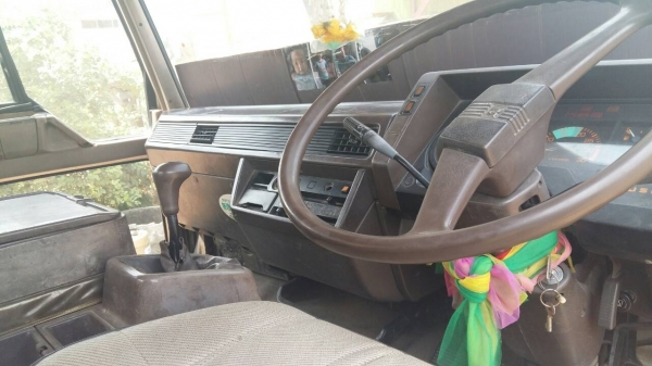 รถหกล้อ มิตซู  วางเครื่อง 6 BF 185 แรง พวงมาลัย แอร์เย็น เครื่องดี คันซีสวย ภาษีไม่ขาด