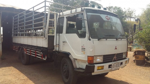 รถหกล้อ มิตซู  วางเครื่อง 6 BF 185 แรง พวงมาลัย แอร์เย็น เครื่องดี คันซีสวย ภาษีไม่ขาด