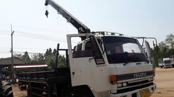 หกล้อ อีซูซุ ร็อค165แอร์ พ.เวอร์ ทิฟฟี ติดเครน 5ตัน ท้องวี 4ปอก3ชัก กะบะยาว7.20ม สภาพดีเดิมพร้อมใช้ ทะเบียนพร้อมโอน หกล้อ อีซูซุ ร็อค165แอร์ พ.เวอร์ ทิฟฟี ติดเครน 5ตัน ท้องวี 4ปอก3ชัก กะบะยาว7.20ม สภาพดีเดิมพร้อมใช้ ทะเบียนพร้อมโอน