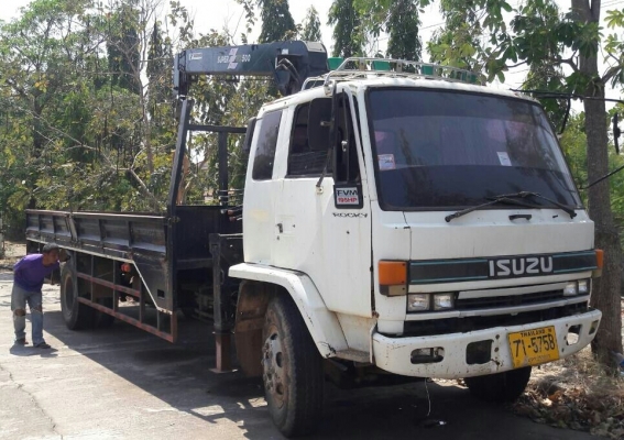 หกล้อ อีซูซุ ร็อค165แอร์ พ.เวอร์ ทิฟฟี ติดเครน 5ตัน ท้องวี 4ปอก3ชัก กะบะยาว7.20ม สภาพดีเดิมพร้อมใช้ ทะเบียนพร้อมโอน หกล้อ อีซูซุ ร็อค165แอร์ พ.เวอร์ ทิฟฟี ติดเครน 5ตัน ท้องวี 4ปอก3ชัก กะบะยาว7.20ม สภาพดีเดิมพร้อมใช้ ทะเบียนพร้อมโอน