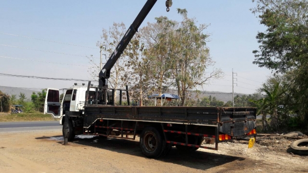 หกล้อ อีซูซุ ร็อค165แอร์ พ.เวอร์ ทิฟฟี ติดเครน 5ตัน ท้องวี 4ปอก3ชัก กะบะยาว7.20ม สภาพดีเดิมพร้อมใช้ ทะเบียนพร้อมโอน หกล้อ อีซูซุ ร็อค165แอร์ พ.เวอร์ ทิฟฟี ติดเครน 5ตัน ท้องวี 4ปอก3ชัก กะบะยาว7.20ม สภาพดีเดิมพร้อมใช้ ทะเบียนพร้อมโอน