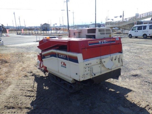 รถเกี่ยวข้าว YANMAR  CA17 เก่านอกสภาพสวย