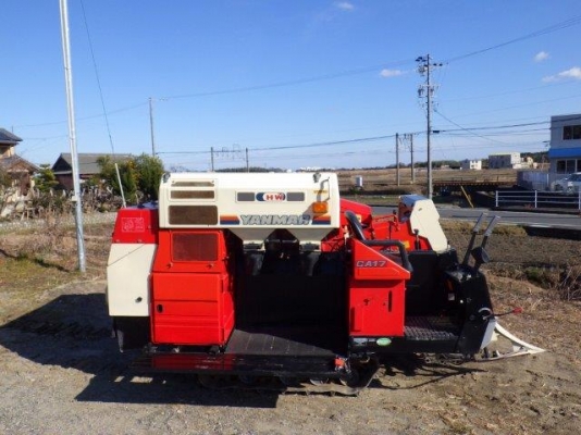 รถเกี่ยวข้าว YANMAR  CA17 เก่านอกสภาพสวย