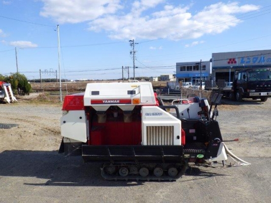 รถเกี่ยวข้าว YANMAR  CA155 เก่านอกสภาพสวย