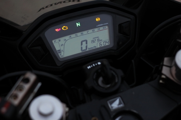 <เอิร์ท พิดโลก> ขาย CBR500r ปี2013 ท่อaka เกียรโยง แฮนแต่ง ราคาเล้า