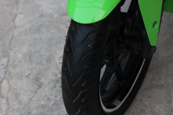 <เอิร์ท พิดโลก> ขาย Ninja250 สภาพสวยยางใหม่ พีเรียลลี่ ท่อสูตรฟูล ถูกๆ