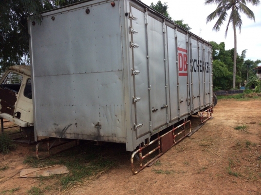 ตู้ 10บาน ไม่มีเสากลาง  ครัทซีกว้าง 0.86  ม. กว้าง 2.4 ม.ยาว7.5 ม.สูง 2.5 ม. ขาย 55,000 บาท (ศุภากร 081-1903107,081-4252943)