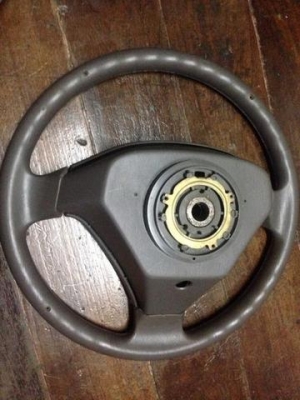 พวงมาลัยถอดป้ายแดง Toyota Hilux