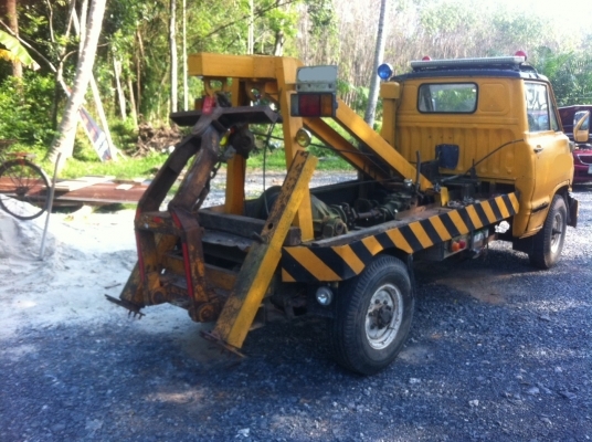 ขายด่วน รถยก 4 ล้อ daihatsu (เกียร์มือ) สภาพเดิมๆ พร้อมวิน สภาพพร้อมใช้งานครับ