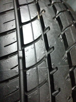 ยาง ป้ายแดง 185-60-15