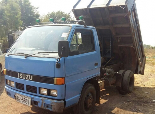 หกล้อ อีซูซุ NKR88ดั้ม3คิว สภาพดีสวยบางเดิมพร้อมใช้งาน ทะเบียนพร้อมโอน