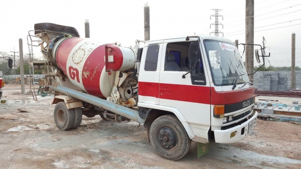 ขาย รถโม่ปูน 3.5 คิว ISUZU เครื่อง 6BB1 145 แรงม้า เกียร์ร็อค คัสซีสวยตลอดเส้น เบรคทิฟฟี่ พาวเวอร์ ทะเบียนเต็มพร้อมโอนครับ