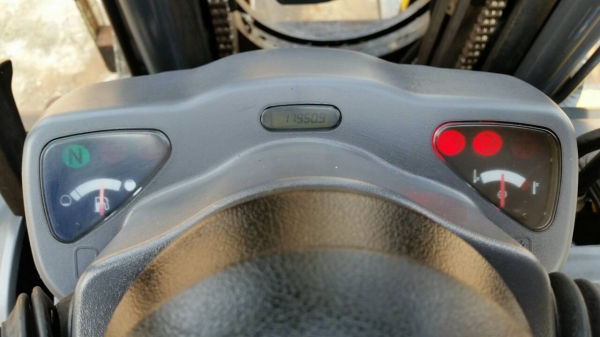 ขายด่วนรถยกKOMATSUดีเซล FD25-16ยก2.5ตันเสาสูง3เมตรงาหมูน360องศาชั่วโม่งทำงานน้อยรถนอกเพิ่งนำเข้ามายังไม่เคยใช้งานในเมืองไทยเลย ขายด่วนรถยกKOMATSUดีเซล FD25-16ยก2.5ตันเสาสูง3เมตรงาหมูน360องศาชั่วโม่งทำงานน้อยรถนอกเพิ่งนำเข้ามายังไม่เคยใช้งานในเมืองไทยเลย