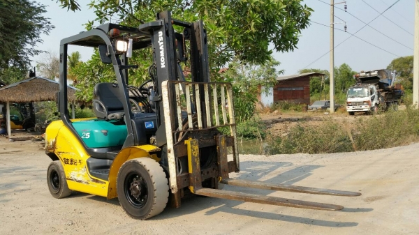 ขายด่วนรถยกKOMATSUดีเซล FD25-16ยก2.5ตันเสาสูง3เมตรงาหมูน360องศาชั่วโม่งทำงานน้อยรถนอกเพิ่งนำเข้ามายังไม่เคยใช้งานในเมืองไทยเลย ขายด่วนรถยกKOMATSUดีเซล FD25-16ยก2.5ตันเสาสูง3เมตรงาหมูน360องศาชั่วโม่งทำงานน้อยรถนอกเพิ่งนำเข้ามายังไม่เคยใช้งานในเมืองไทยเลย