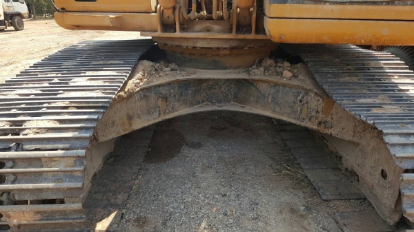 ขาย แบคโฮ KOMATSU PC200-6 เอกสารเล่มทะเบียนครบ ไฟฟ้าเต็ม ช่วงล่างเต็ม เอวแน่นไม่หลวม ราคาต่อรองได้ครับ