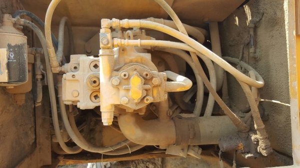 ขาย แบคโฮ KOMATSU PC200-6 เอกสารเล่มทะเบียนครบ ไฟฟ้าเต็ม ช่วงล่างเต็ม เอวแน่นไม่หลวม ราคาต่อรองได้ครับ