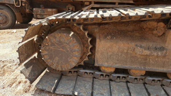 ขาย แบคโฮ KOMATSU PC200-6 เอกสารเล่มทะเบียนครบ ไฟฟ้าเต็ม ช่วงล่างเต็ม เอวแน่นไม่หลวม ราคาต่อรองได้ครับ